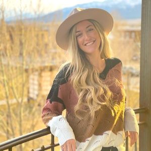 Meet your Posher, Cassandra